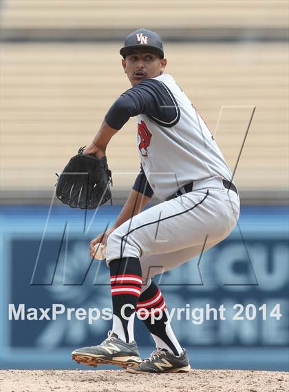 Thumbnail 3 in Dorsey vs. Van Nuys (CIF L.A. City D2 Final) photogallery.