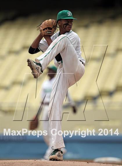 Thumbnail 2 in Dorsey vs. Van Nuys (CIF L.A. City D2 Final) photogallery.