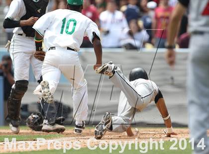 Thumbnail 2 in Dorsey vs. Van Nuys (CIF L.A. City D2 Final) photogallery.