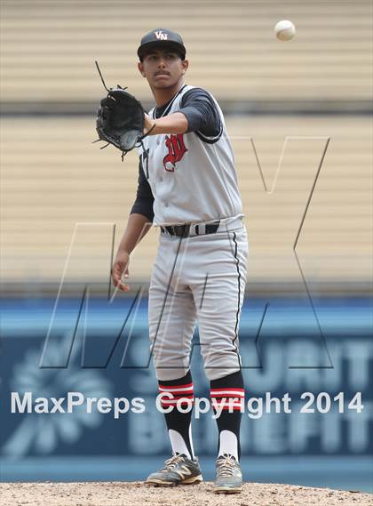 Thumbnail 2 in Dorsey vs. Van Nuys (CIF L.A. City D2 Final) photogallery.