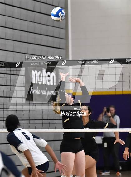 Thumbnail 1 in Sierra Canyon vs. Archbishop Mitty (Durango Fall Classic) photogallery.