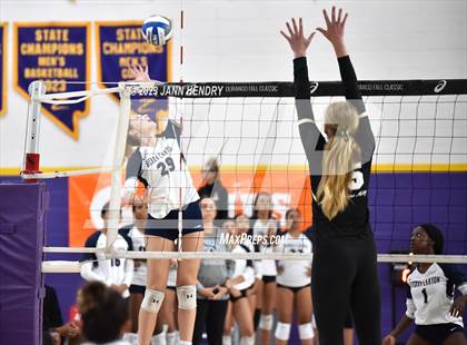 Thumbnail 2 in Sierra Canyon vs. Archbishop Mitty (Durango Fall Classic) photogallery.