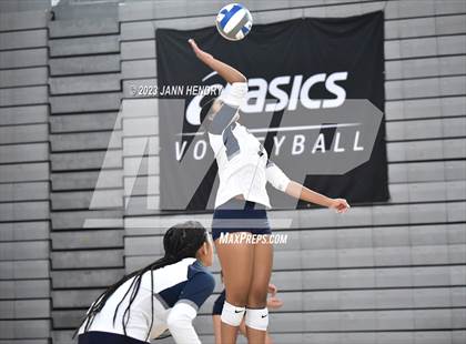 Thumbnail 3 in Sierra Canyon vs. Archbishop Mitty (Durango Fall Classic) photogallery.