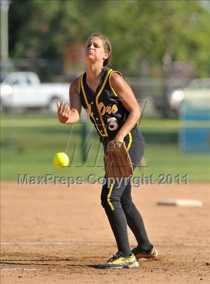 Thumbnail 3 in Casa Roble vs. Del Oro (CIF SJS D2 Final) photogallery.