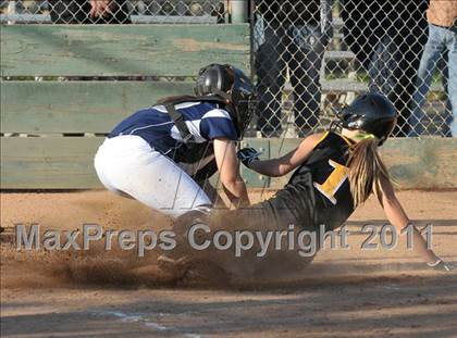 Thumbnail 3 in Casa Roble vs. Del Oro (CIF SJS D2 Final) photogallery.