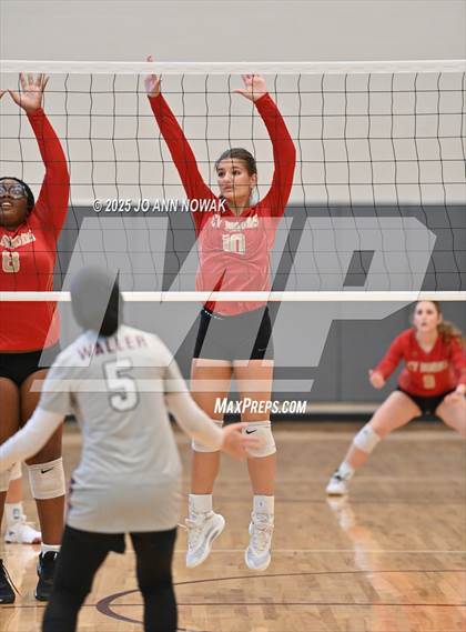 Thumbnail 2 in FR: Cypress Woods @ Waller (B Teams) photogallery.