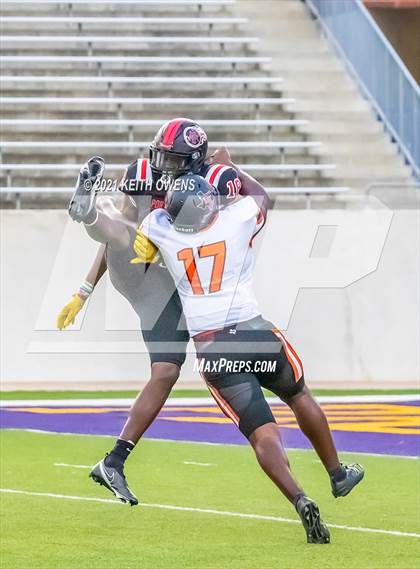 Thumbnail 3 in Lancaster vs. Port Arthur Memorial photogallery.