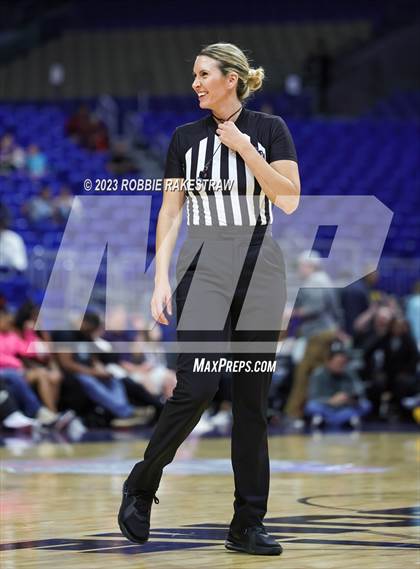 Thumbnail 2 in Clark vs. DeSoto (UIL 6A Basketball State Final) photogallery.