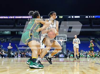 Thumbnail 2 in Clark vs. DeSoto (UIL 6A Basketball State Final) photogallery.