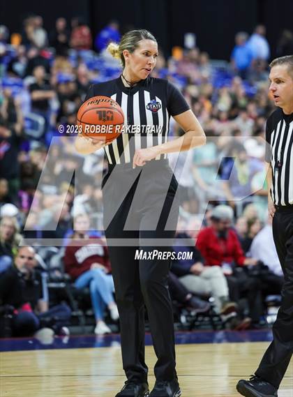 Thumbnail 3 in Clark vs. DeSoto (UIL 6A Basketball State Final) photogallery.