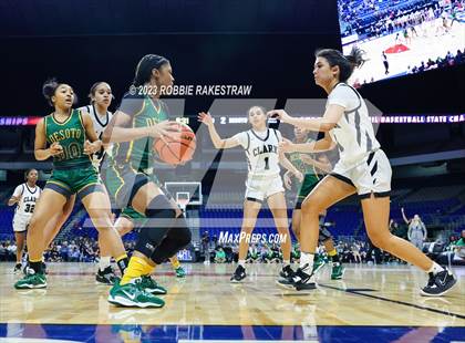 Thumbnail 2 in Clark vs. DeSoto (UIL 6A Basketball State Final) photogallery.