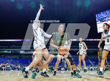 Thumbnail 1 in Clark vs. DeSoto (UIL 6A Basketball State Final) photogallery.