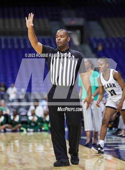 Thumbnail 2 in Clark vs. DeSoto (UIL 6A Basketball State Final) photogallery.