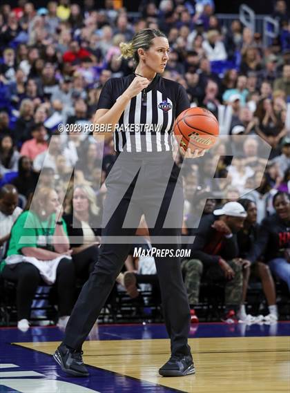Thumbnail 3 in Clark vs. DeSoto (UIL 6A Basketball State Final) photogallery.