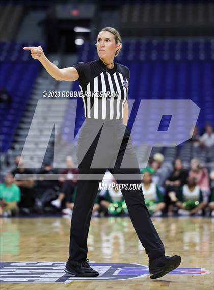 Thumbnail 3 in Clark vs. DeSoto (UIL 6A Basketball State Final) photogallery.