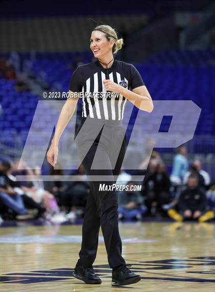 Thumbnail 3 in Clark vs. DeSoto (UIL 6A Basketball State Final) photogallery.