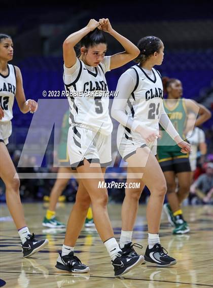 Thumbnail 3 in Clark vs. DeSoto (UIL 6A Basketball State Final) photogallery.