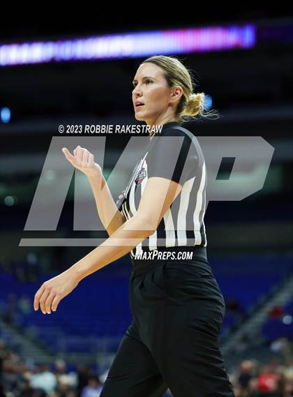 Thumbnail 2 in Clark vs. DeSoto (UIL 6A Basketball State Final) photogallery.