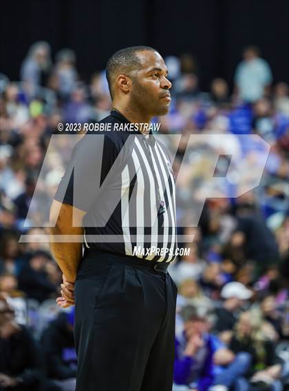 Thumbnail 2 in Clark vs. DeSoto (UIL 6A Basketball State Final) photogallery.