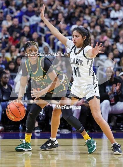 Thumbnail 2 in Clark vs. DeSoto (UIL 6A Basketball State Final) photogallery.