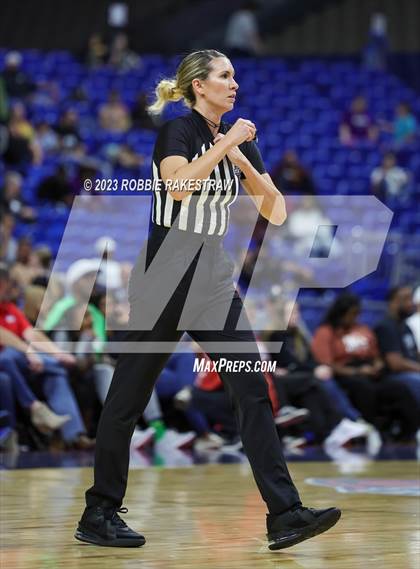 Thumbnail 2 in Clark vs. DeSoto (UIL 6A Basketball State Final) photogallery.