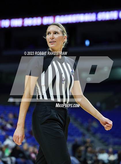 Thumbnail 3 in Clark vs. DeSoto (UIL 6A Basketball State Final) photogallery.