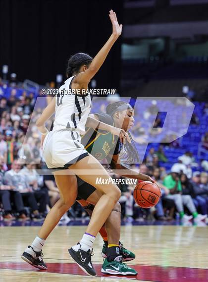 Thumbnail 1 in Clark vs. DeSoto (UIL 6A Basketball State Final) photogallery.