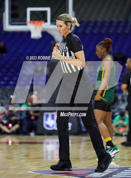Thumbnail 3 in Clark vs. DeSoto (UIL 6A Basketball State Final) photogallery.