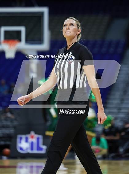 Thumbnail 3 in Clark vs. DeSoto (UIL 6A Basketball State Final) photogallery.