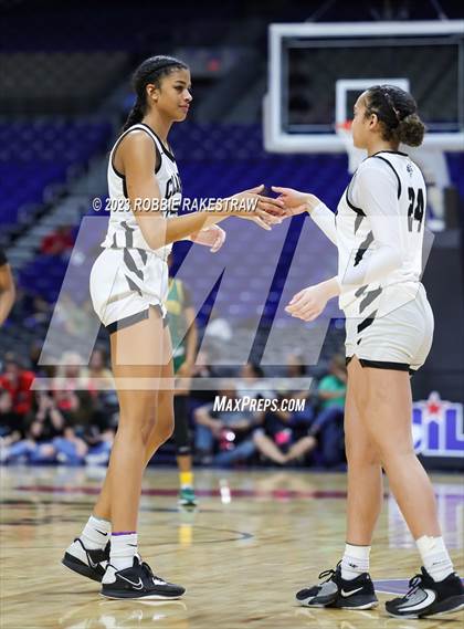 Thumbnail 2 in Clark vs. DeSoto (UIL 6A Basketball State Final) photogallery.