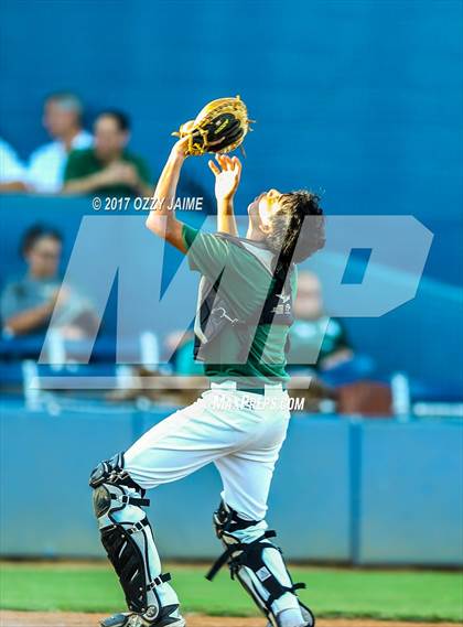 Thumbnail 1 in Reagan [Ronald] vs Southwest (UIL 6A Regional  Semifinal) photogallery.