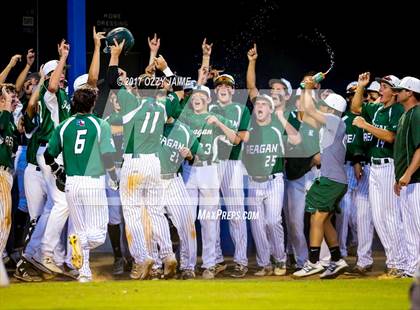 Thumbnail 1 in Reagan [Ronald] vs Southwest (UIL 6A Regional  Semifinal) photogallery.