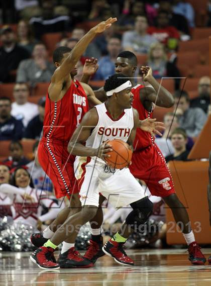 Thumbnail 2 in South Grand Prairie vs. Fort Bend Travis (UIL 5A Final) photogallery.
