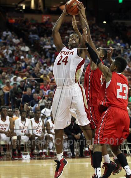 Thumbnail 2 in South Grand Prairie vs. Fort Bend Travis (UIL 5A Final) photogallery.