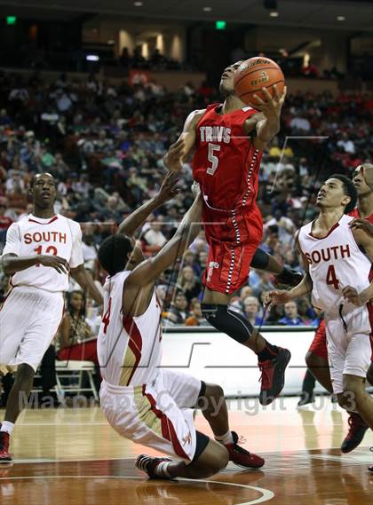 Thumbnail 1 in South Grand Prairie vs. Fort Bend Travis (UIL 5A Final) photogallery.