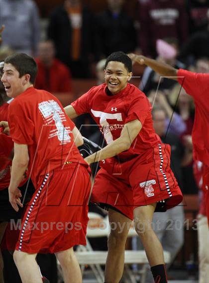 Thumbnail 1 in South Grand Prairie vs. Fort Bend Travis (UIL 5A Final) photogallery.