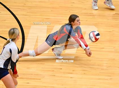 Thumbnail 3 in Davenport vs. Wimberley (UIL 4A Regional Final) photogallery.