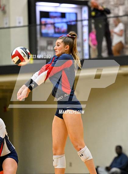 Thumbnail 1 in Davenport vs. Wimberley (UIL 4A Regional Final) photogallery.