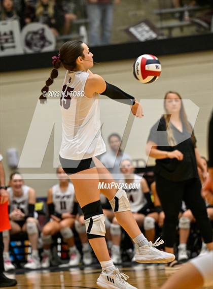 Thumbnail 2 in Davenport vs. Wimberley (UIL 4A Regional Final) photogallery.