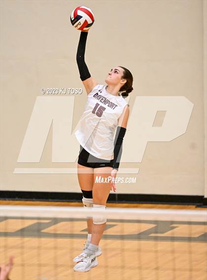 Thumbnail 2 in Davenport vs. Wimberley (UIL 4A Regional Final) photogallery.