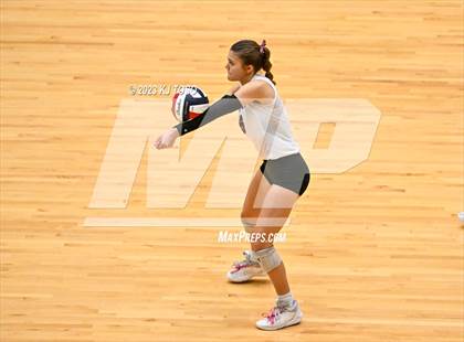 Thumbnail 3 in Davenport vs. Wimberley (UIL 4A Regional Final) photogallery.