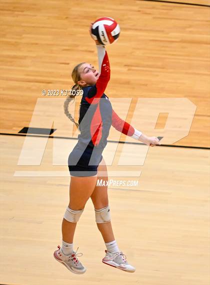 Thumbnail 2 in Davenport vs. Wimberley (UIL 4A Regional Final) photogallery.