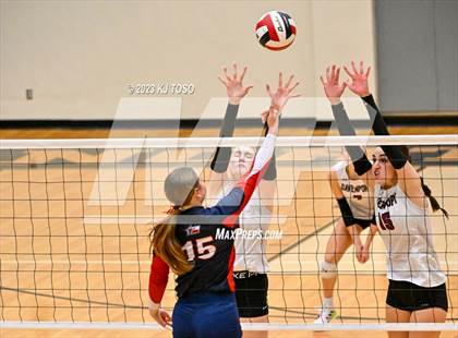 Thumbnail 3 in Davenport vs. Wimberley (UIL 4A Regional Final) photogallery.