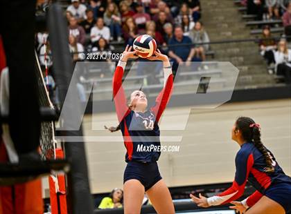 Thumbnail 1 in Davenport vs. Wimberley (UIL 4A Regional Final) photogallery.