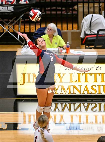 Thumbnail 2 in Davenport vs. Wimberley (UIL 4A Regional Final) photogallery.
