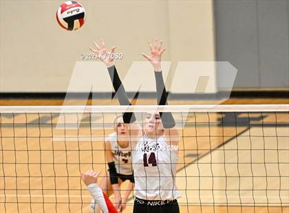 Thumbnail 1 in Davenport vs. Wimberley (UIL 4A Regional Final) photogallery.