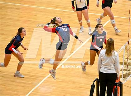 Thumbnail 3 in Davenport vs. Wimberley (UIL 4A Regional Final) photogallery.