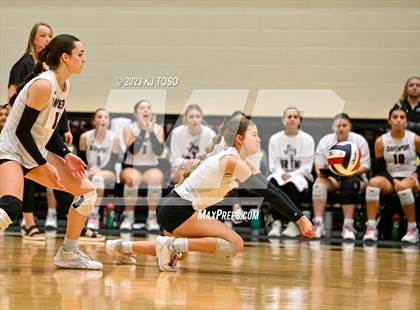 Thumbnail 3 in Davenport vs. Wimberley (UIL 4A Regional Final) photogallery.