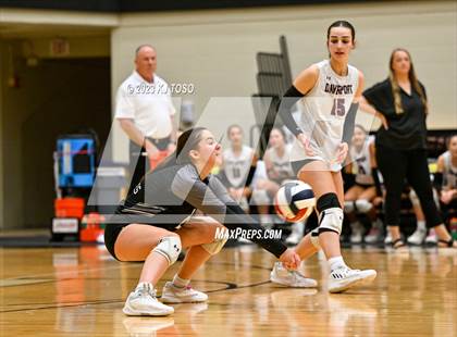 Thumbnail 2 in Davenport vs. Wimberley (UIL 4A Regional Final) photogallery.