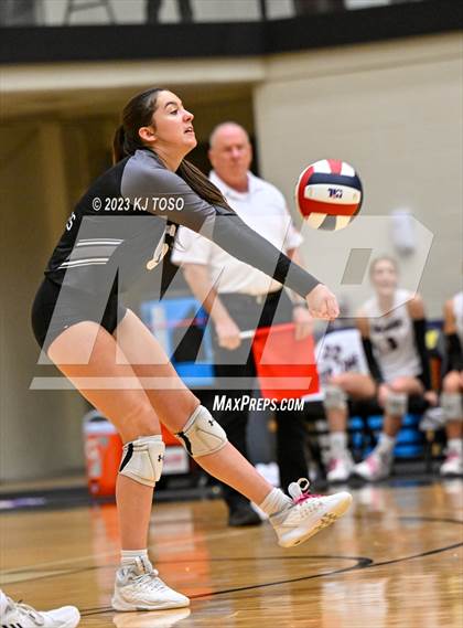 Thumbnail 2 in Davenport vs. Wimberley (UIL 4A Regional Final) photogallery.